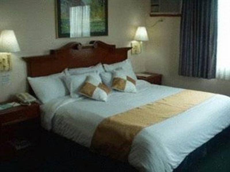 Days Hotel By Wyndham Batangas Zewnętrze zdjęcie