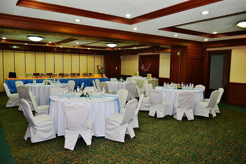 Days Hotel By Wyndham Batangas Zewnętrze zdjęcie