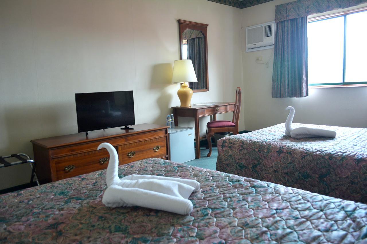 Days Hotel By Wyndham Batangas Zewnętrze zdjęcie