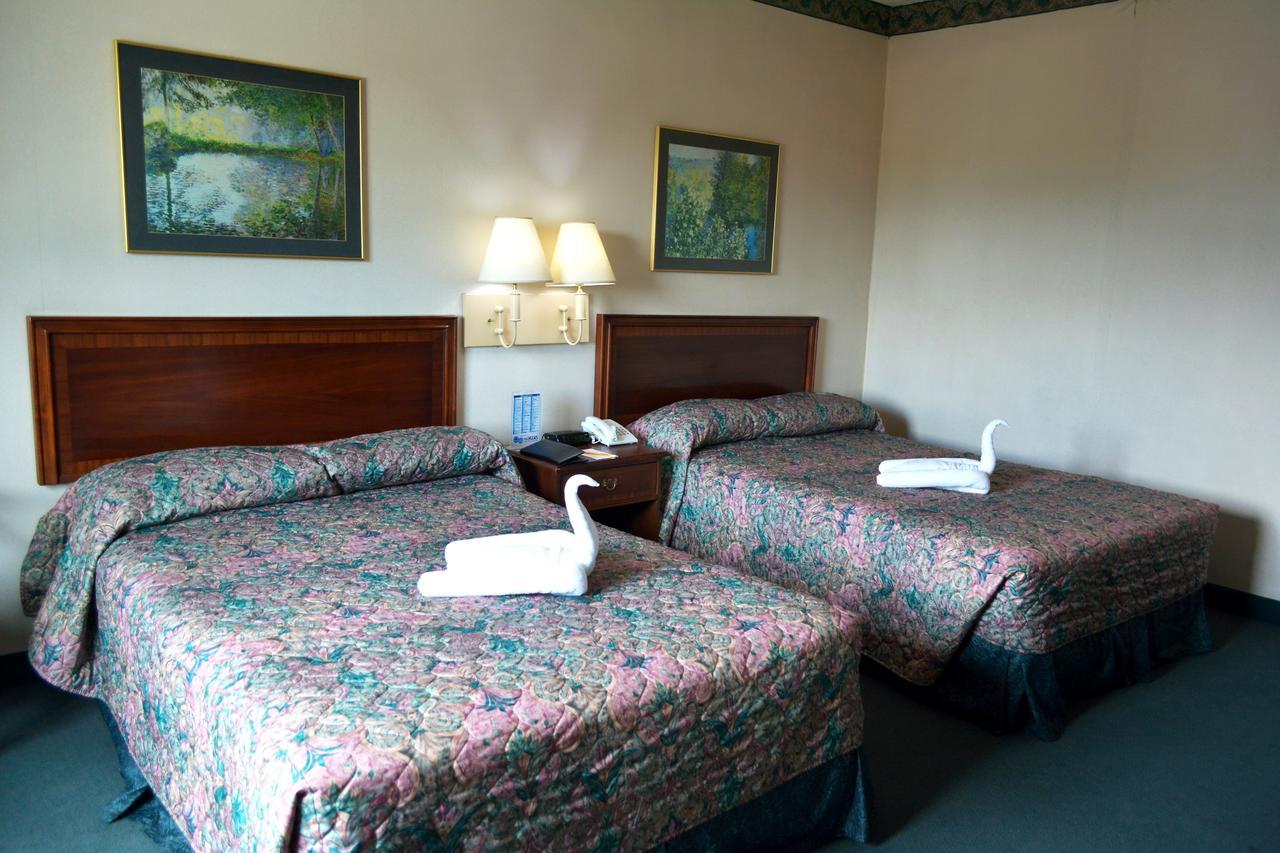 Days Hotel By Wyndham Batangas Zewnętrze zdjęcie