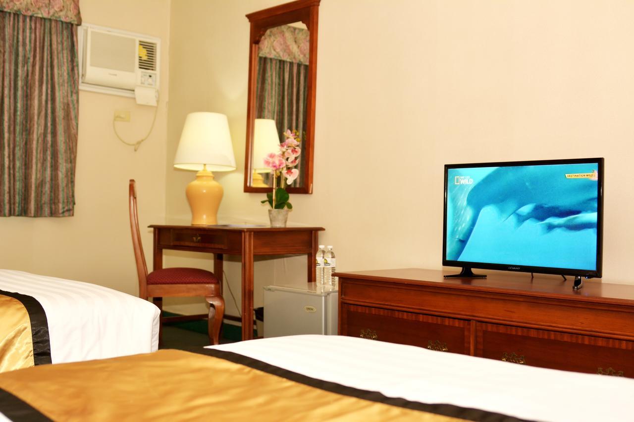 Days Hotel By Wyndham Batangas Zewnętrze zdjęcie