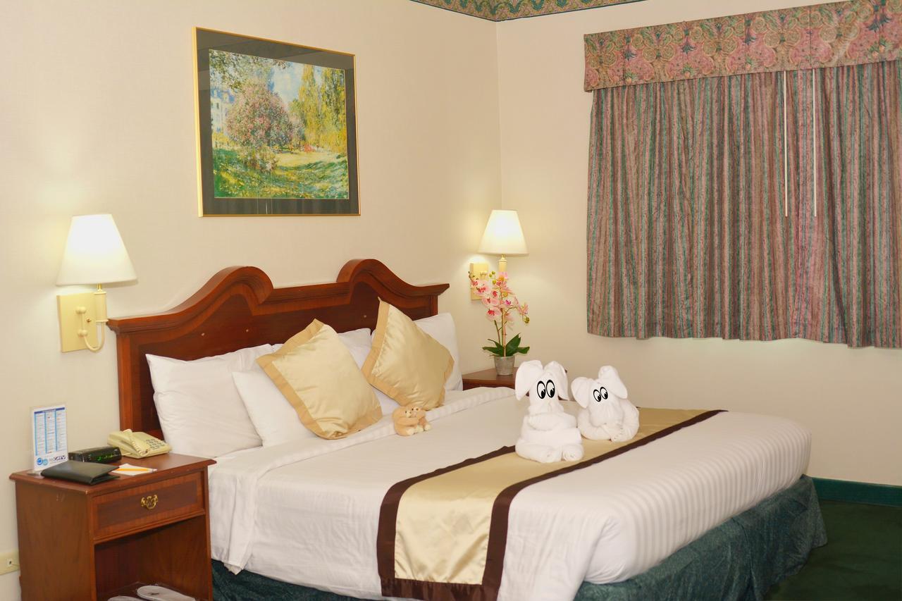 Days Hotel By Wyndham Batangas Zewnętrze zdjęcie