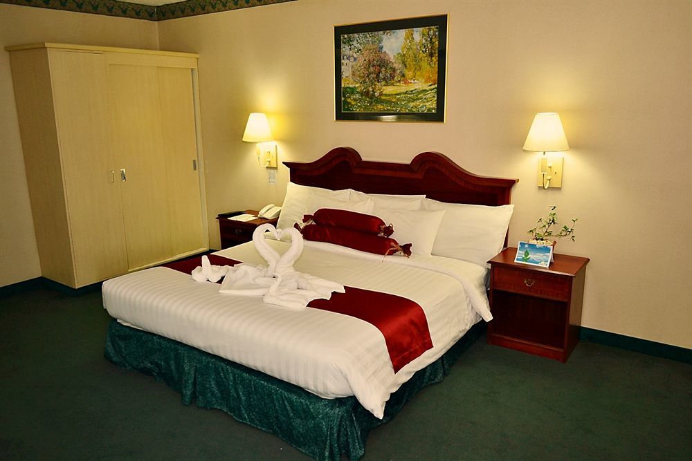 Days Hotel By Wyndham Batangas Zewnętrze zdjęcie